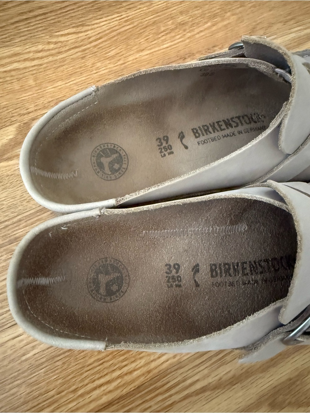 Birkenstock Buckley Clogs in Stone sz 39 - Picture 3 of 8